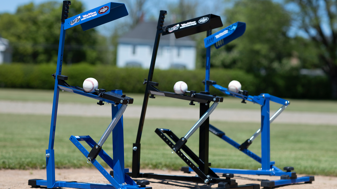Louisville Slugger Blue Flame ピッチングマシン Louisville Slugger Blue Flame Pitching Machine | GameMaster